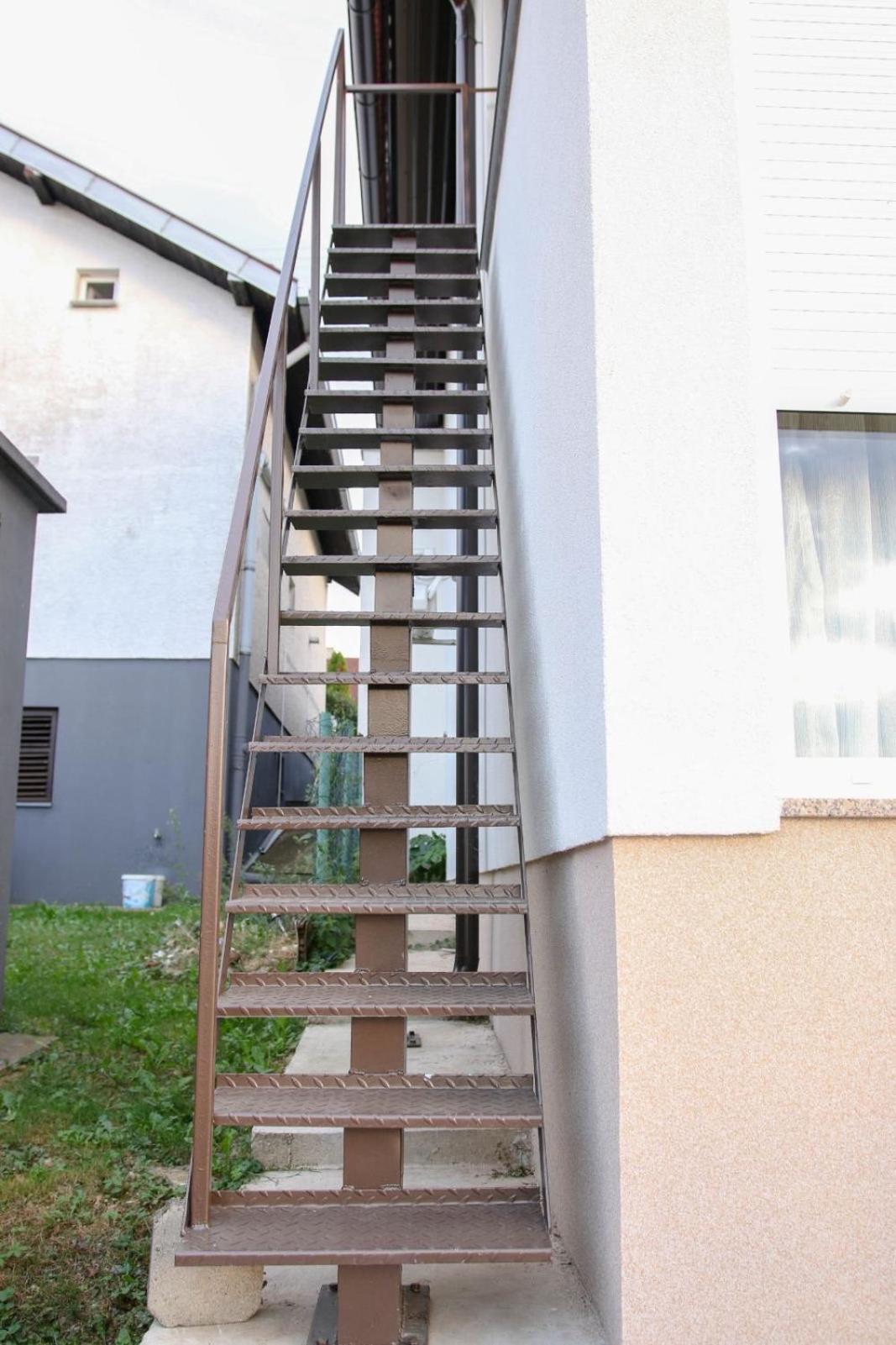 Porta Aurea Nasice Apartment Bagian luar foto